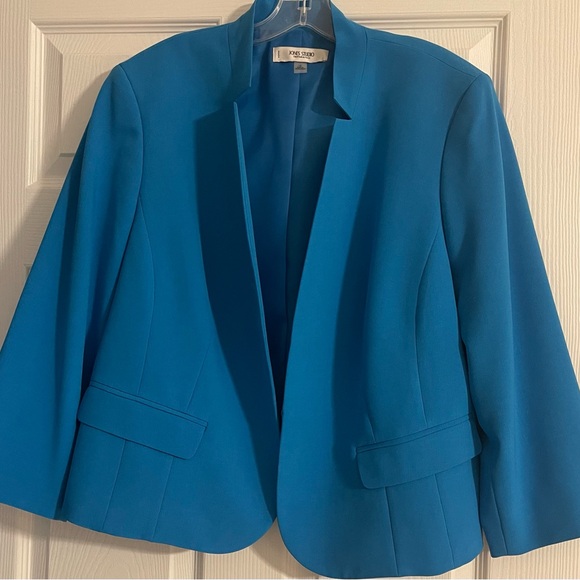Jones Studio Jackets & Blazers - Jones Studio Blue Blazer Modern Structured Design